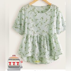 Cute and fresh blouse with floral tones in mint green. Size Large Shein